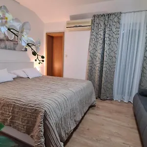 Sobe/rooms Riva Zara